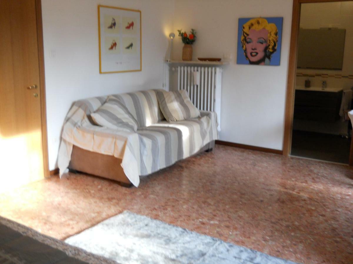 Lo Scoiattolo Bed & Breakfast Verona Dış mekan fotoğraf